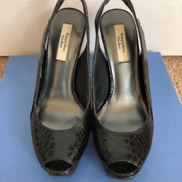 Heels. - Picture 2 of 4